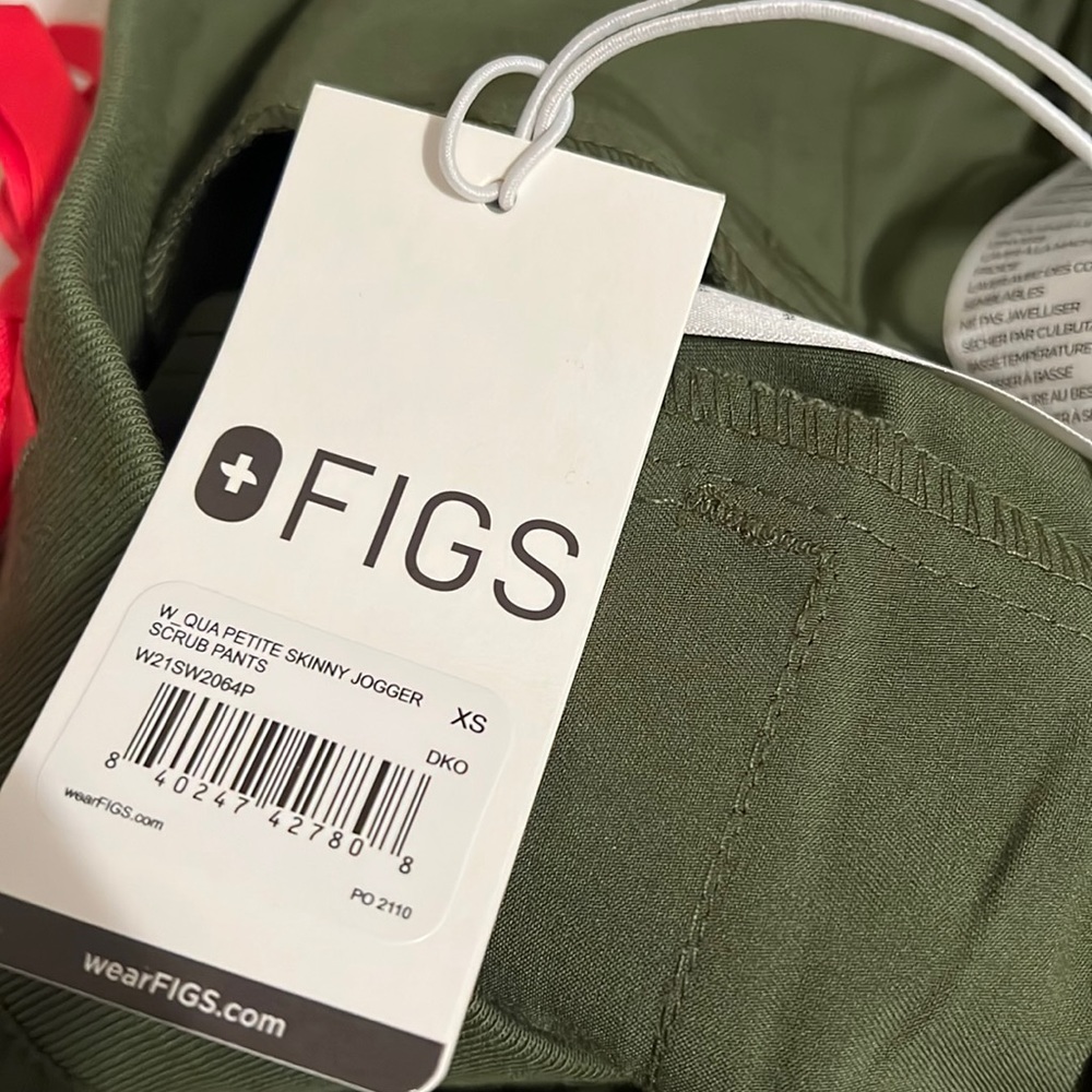 FIGS scrub pants size xs petite green with tags
